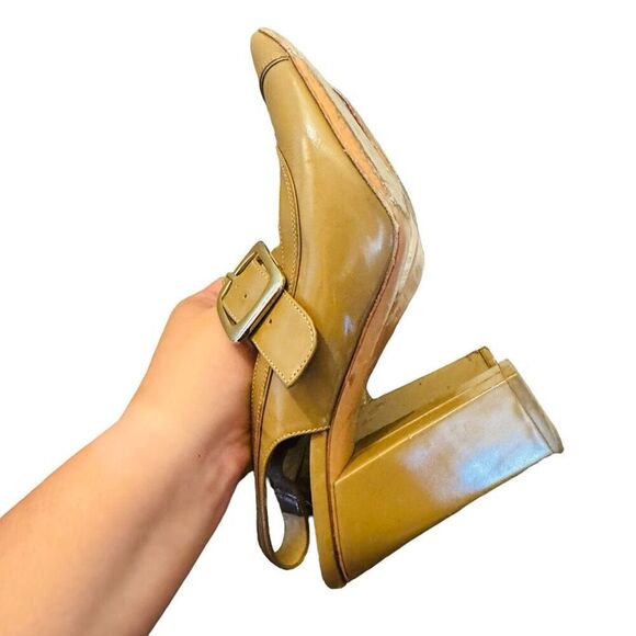 2/$25 - Marc Jacobs Tan Heels - Picture 7 of 11